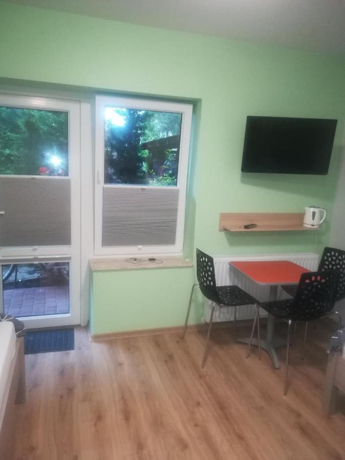 Noclegi Julia Pokoje 1-3 Parter Sniadanie Kontynentalne Kielce Extérieur photo