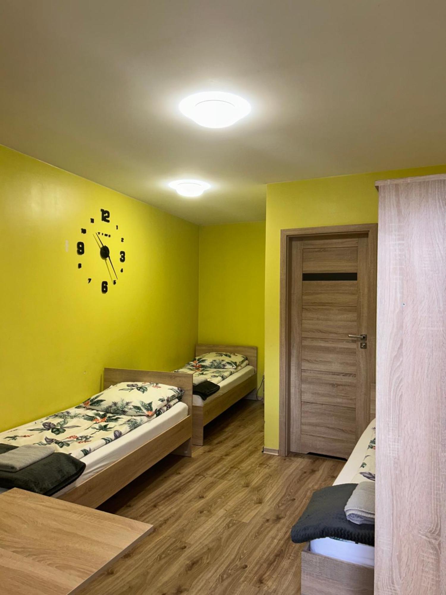 Noclegi Julia Pokoje 1-3 Parter Sniadanie Kontynentalne Kielce Extérieur photo