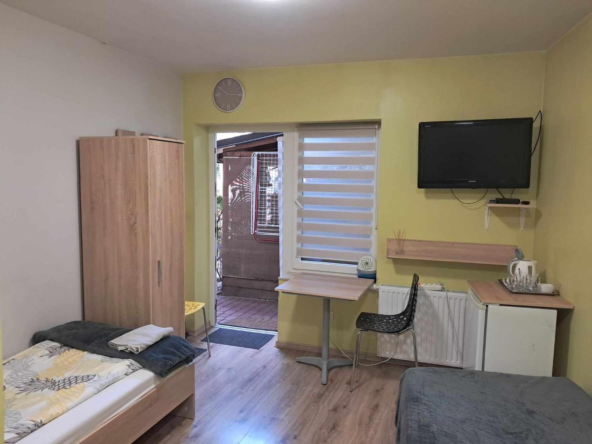 Noclegi Julia Pokoje 1-3 Parter Sniadanie Kontynentalne Kielce Extérieur photo