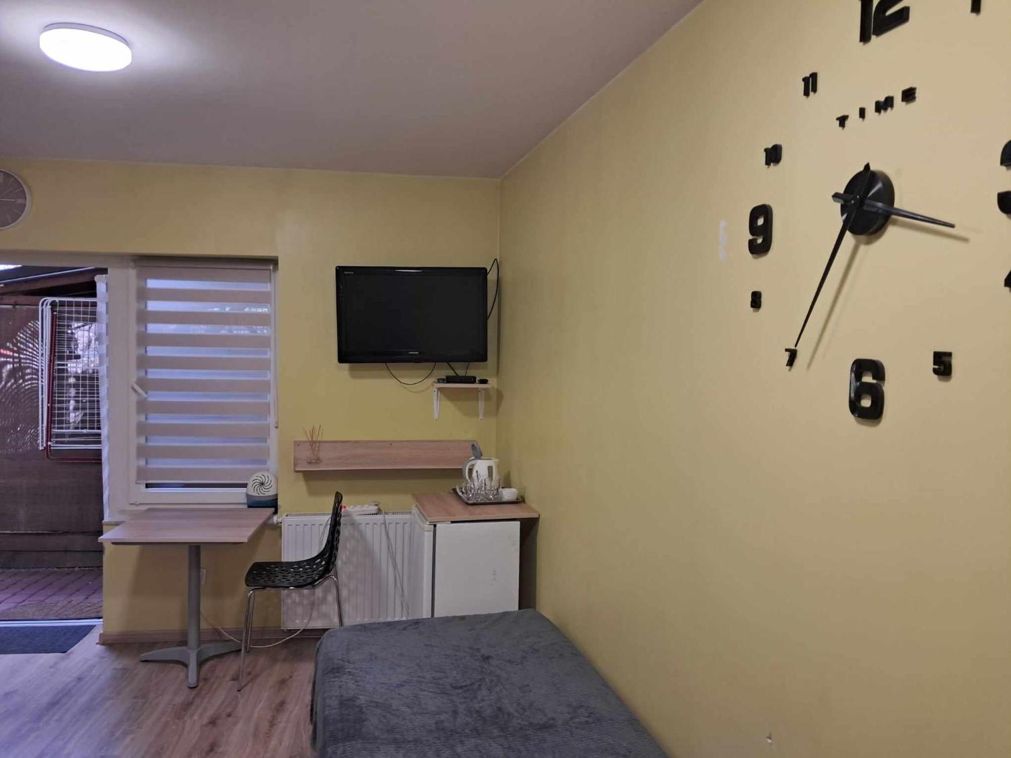 Noclegi Julia Pokoje 1-3 Parter Sniadanie Kontynentalne Kielce Extérieur photo